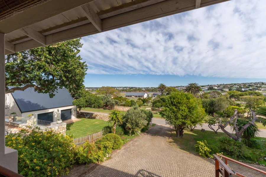 4 Bedroom Property for Sale in Stilbaai Oos Western Cape